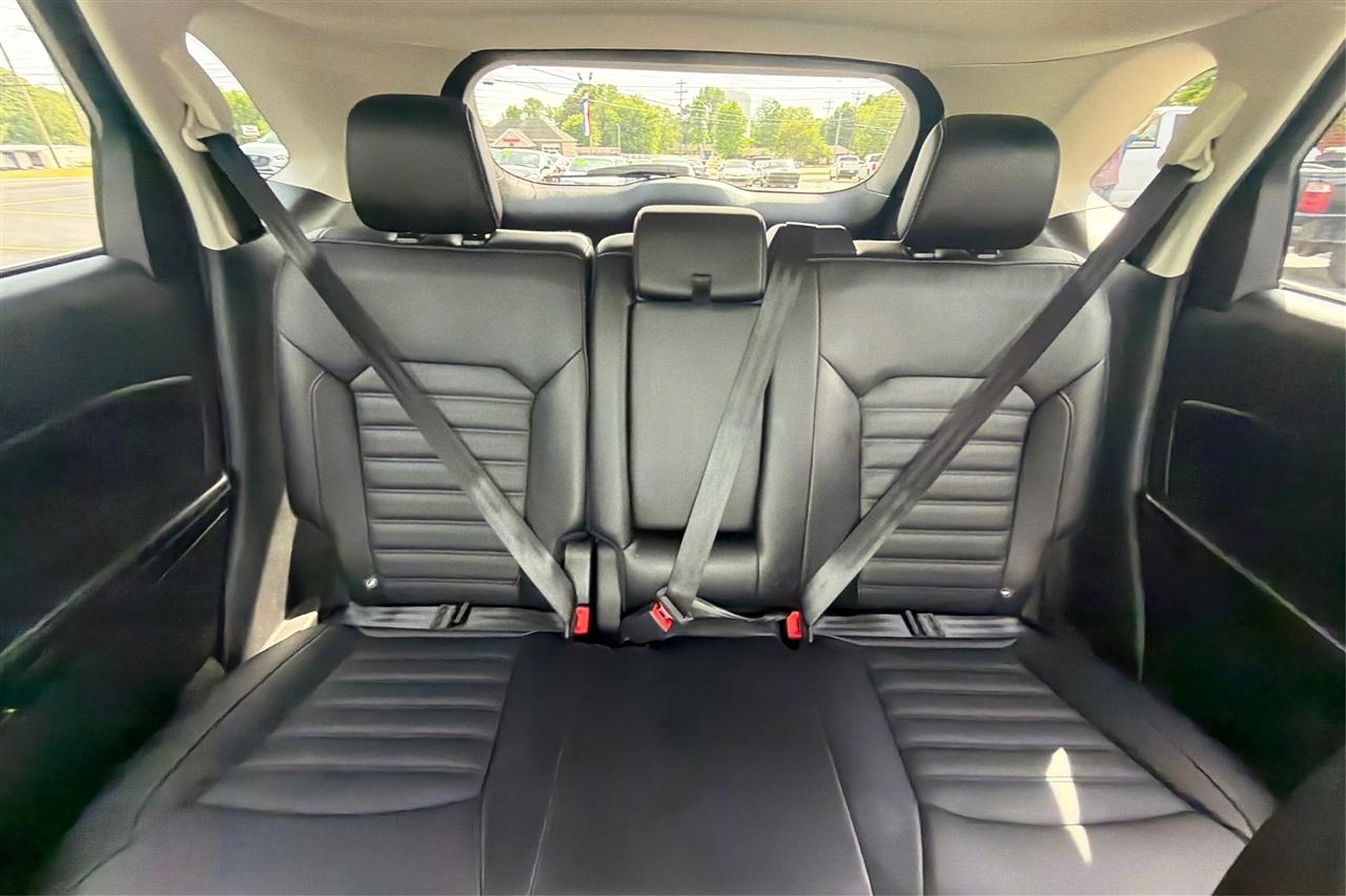 Ford Edge SEL 4D SUV FWD 2016