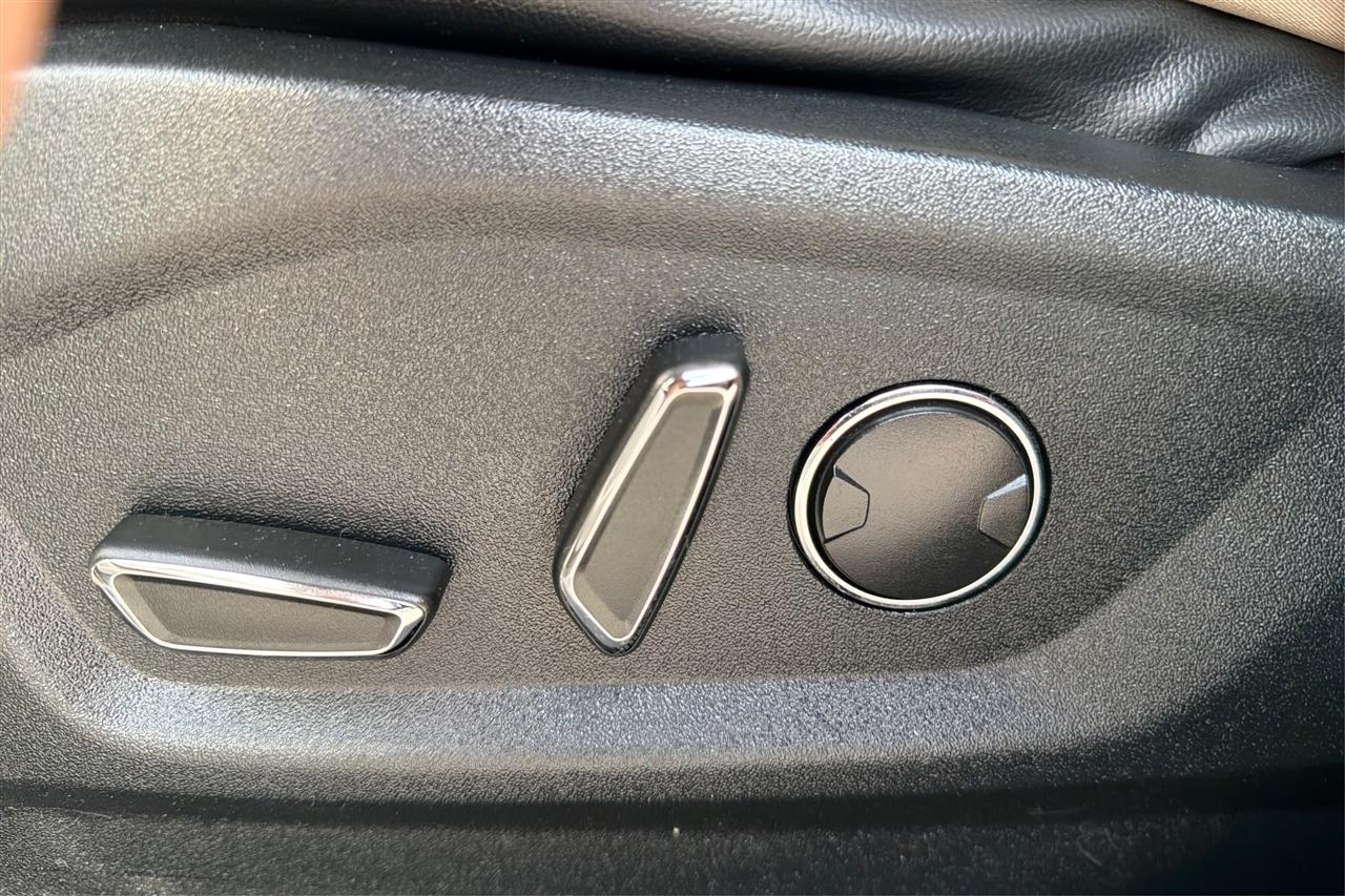 Ford Edge SEL 4D SUV FWD 2016