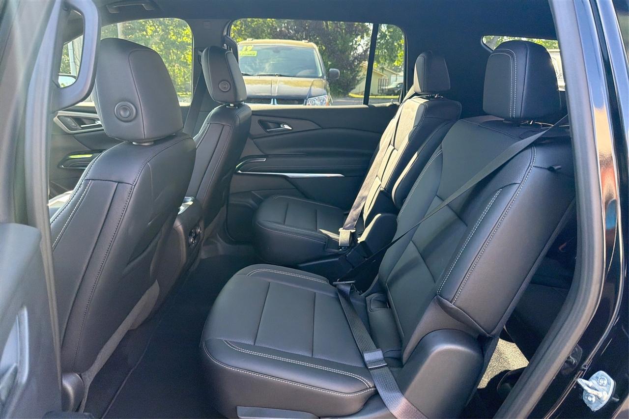 Chevrolet Traverse LT 4D SUV FWD 2025