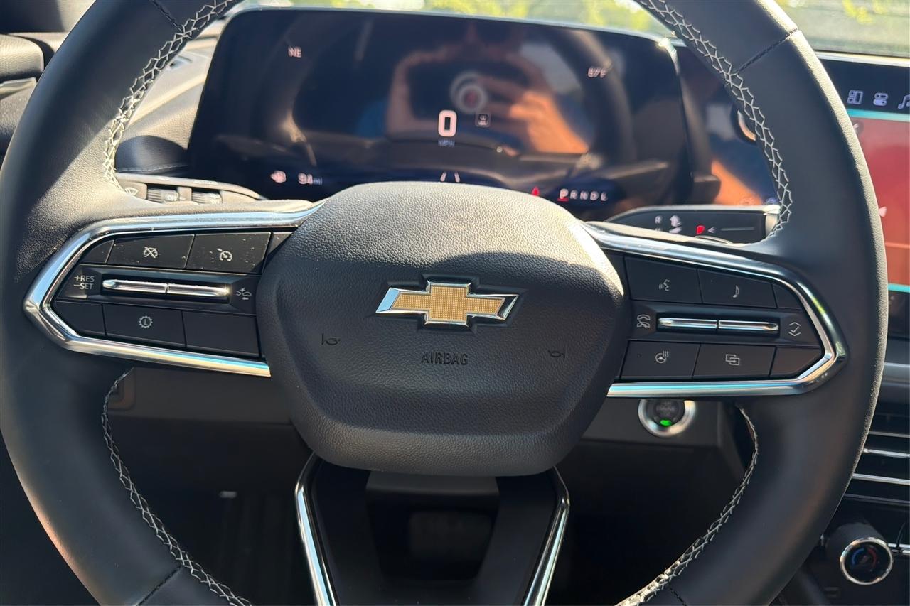 Chevrolet Traverse LT 4D SUV FWD 2025