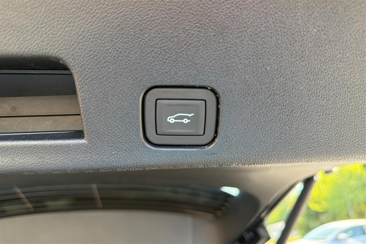 Chevrolet Traverse LT 4D SUV FWD 2025