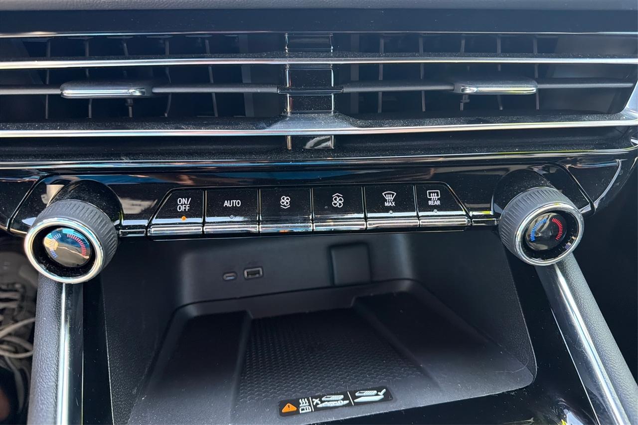 Chevrolet Traverse LT 4D SUV FWD 2025