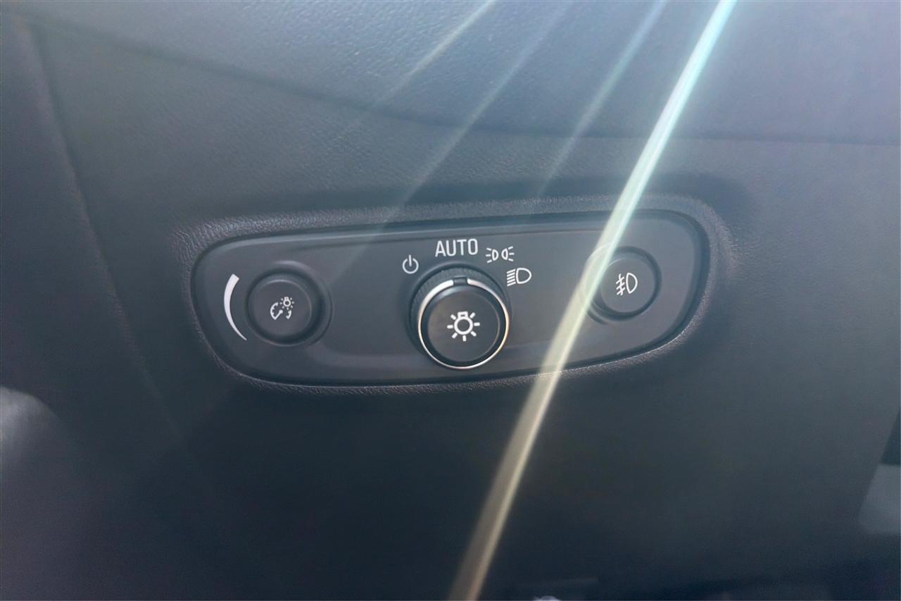 Chevrolet Equinox Premier 4D SUV FWD 2022