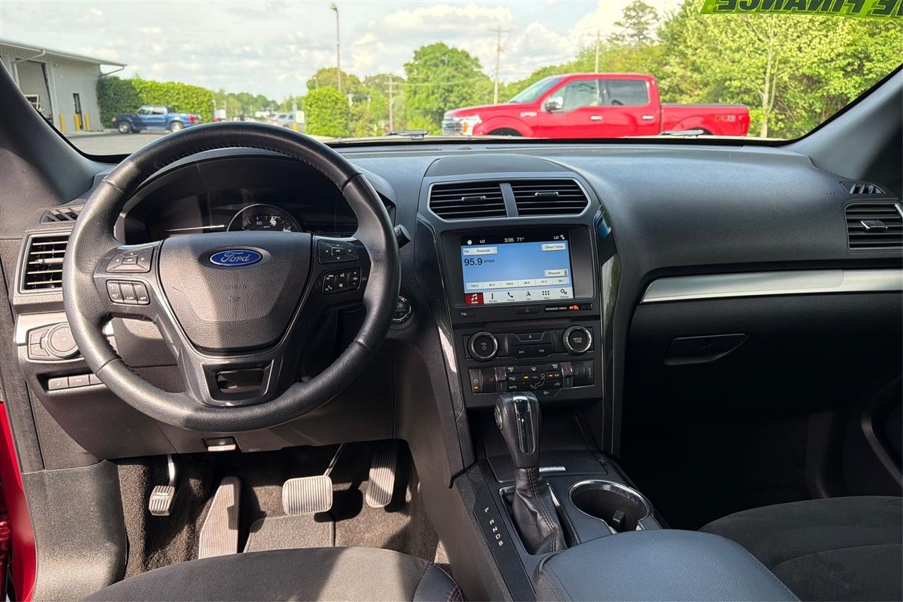 Ford Explorer 4dr XLT 2018