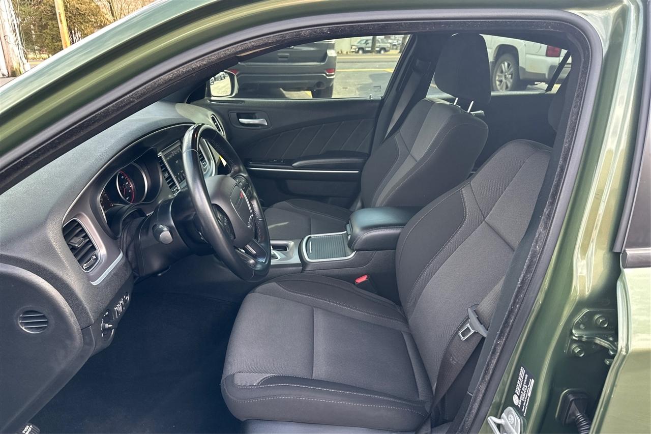 Dodge Challenger SXT 2D Coupe 2022