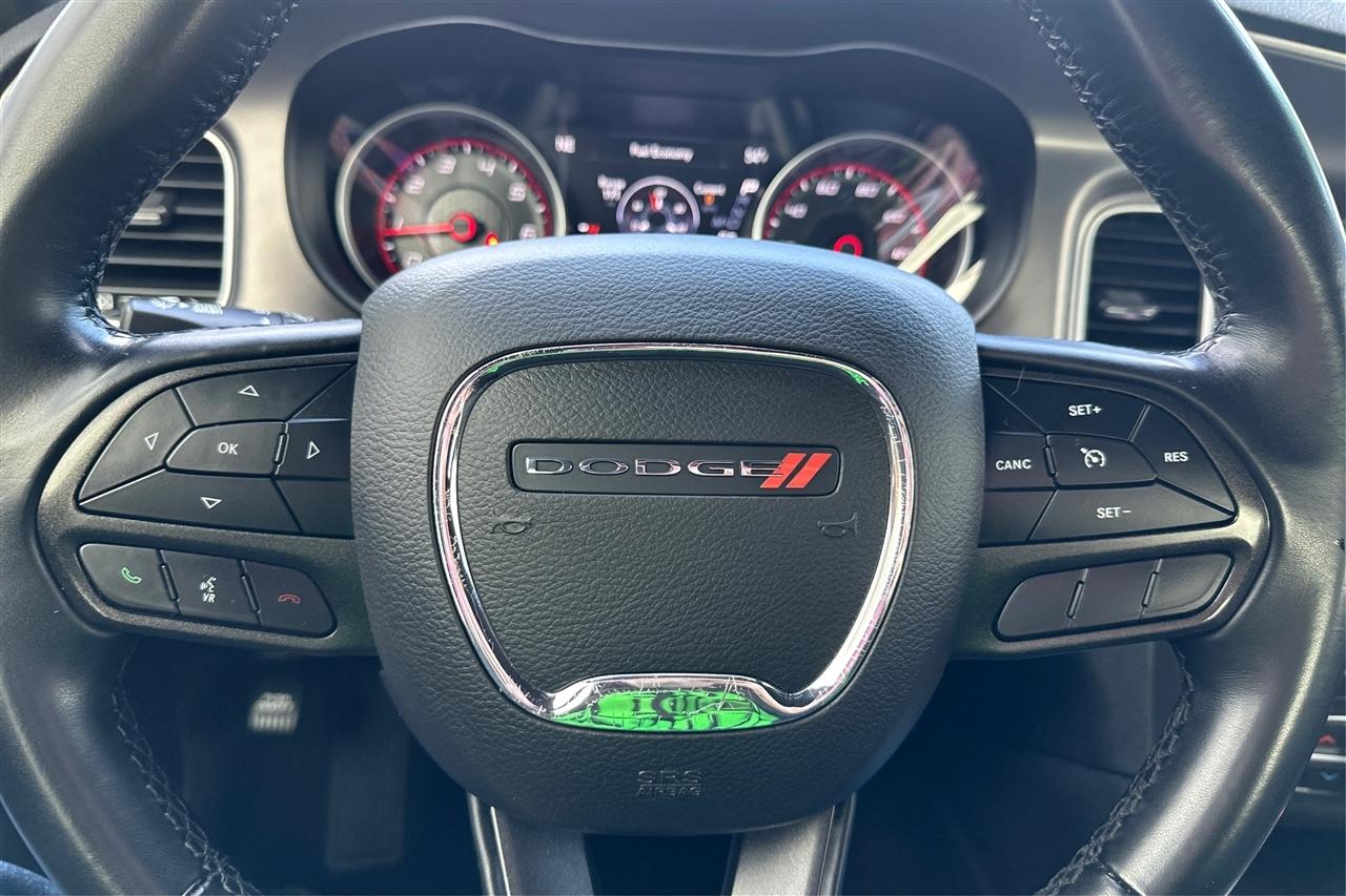Dodge Challenger SXT 2D Coupe 2022