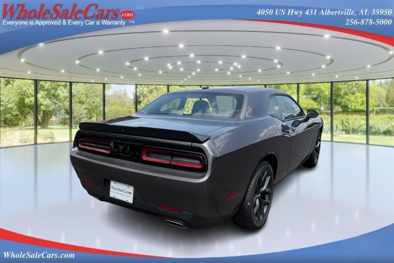 Dodge Challenger SXT 2D Coupe 2022