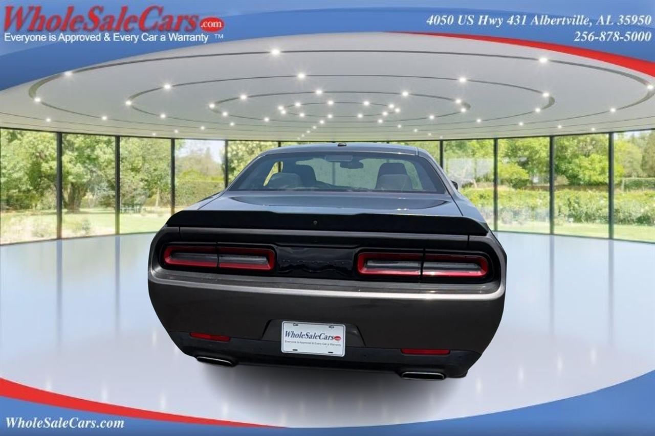 Dodge Challenger SXT 2D Coupe 2022