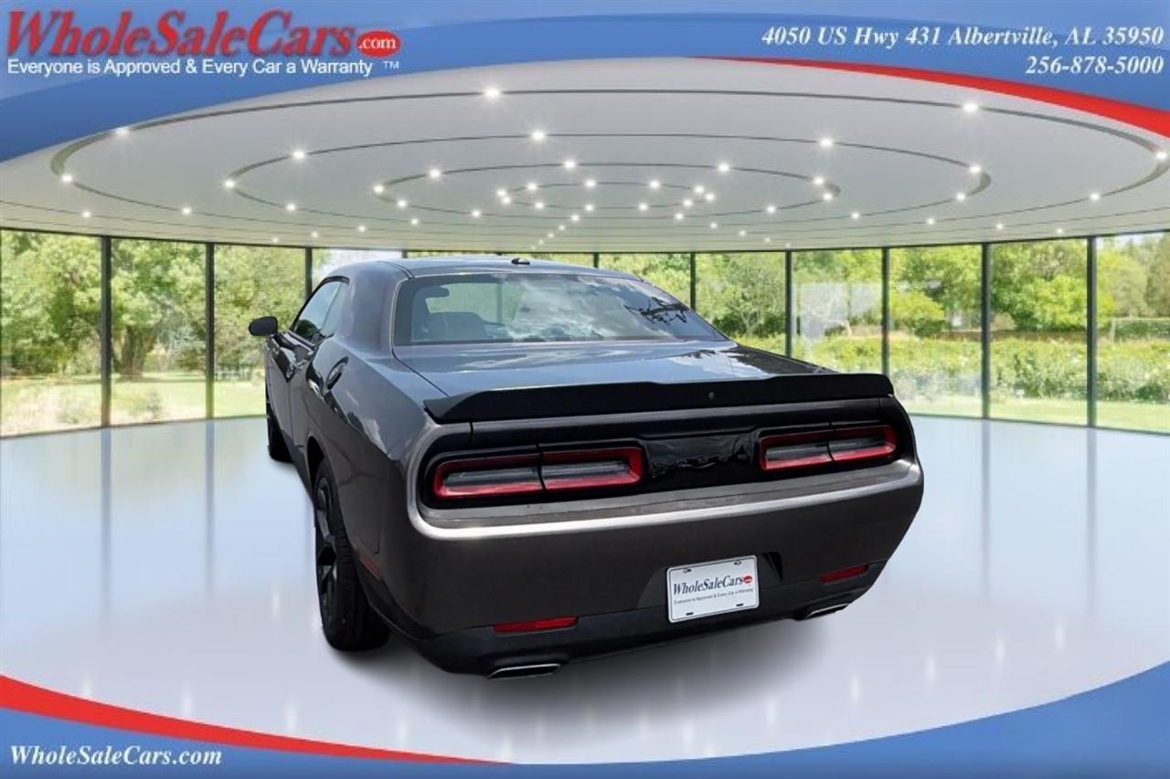Dodge Challenger SXT 2D Coupe 2022