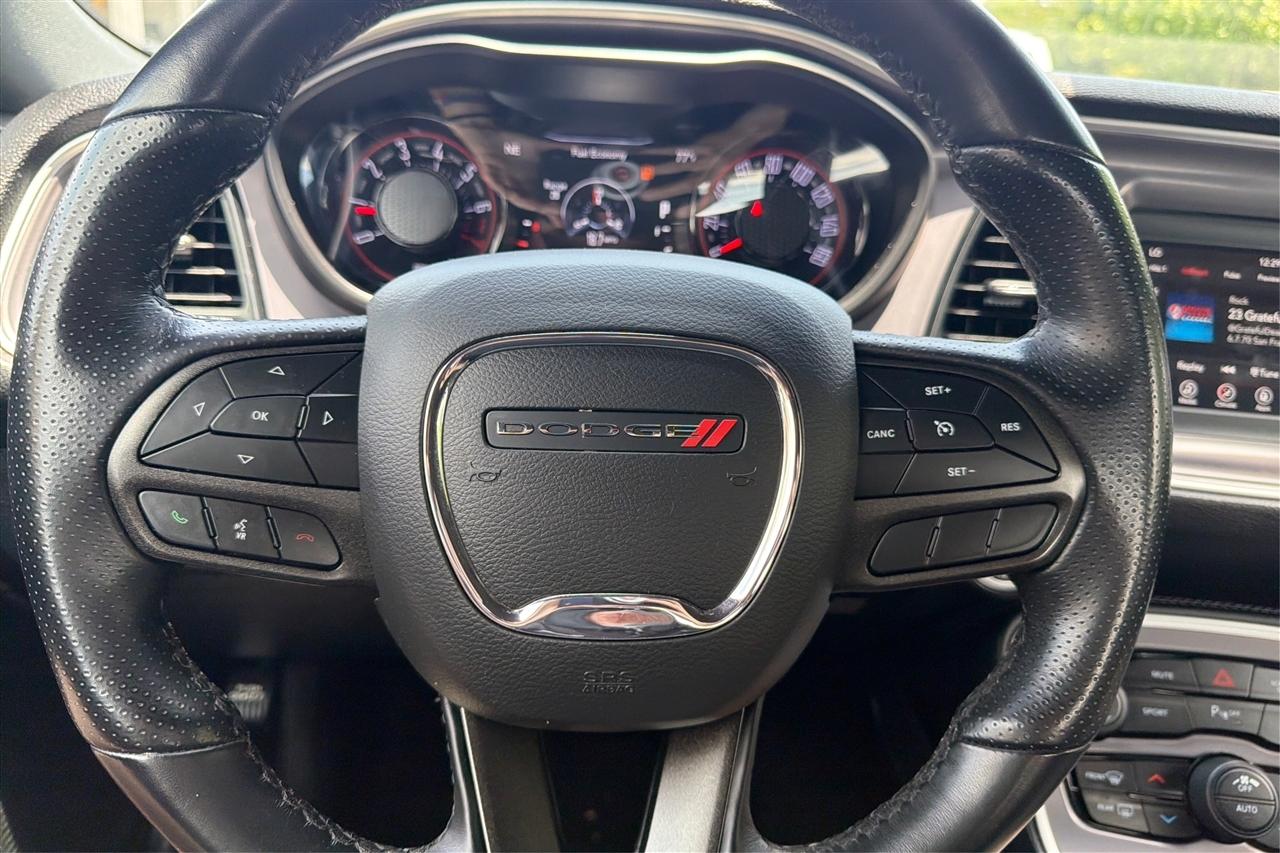 Dodge Challenger SXT 2D Coupe 2022