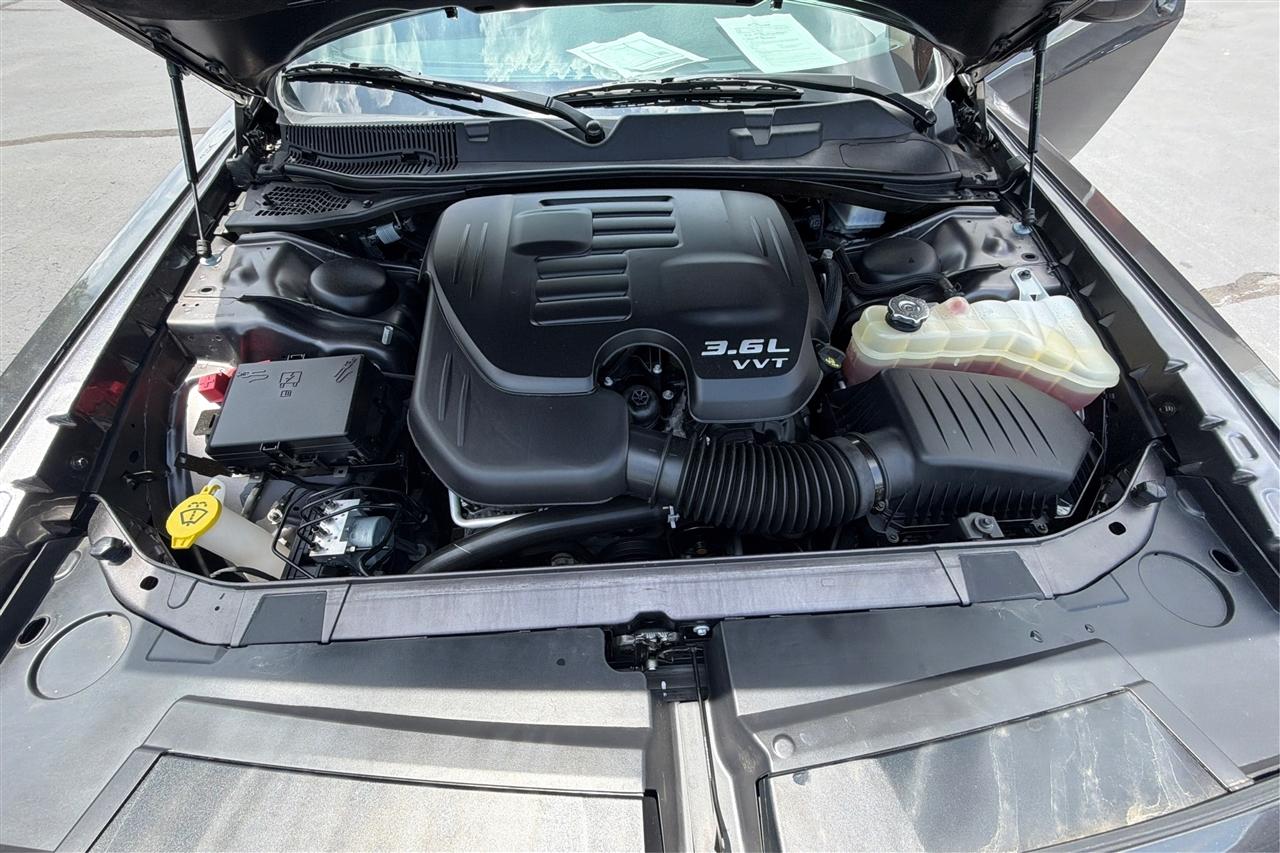 Dodge Challenger SXT 2D Coupe 2022