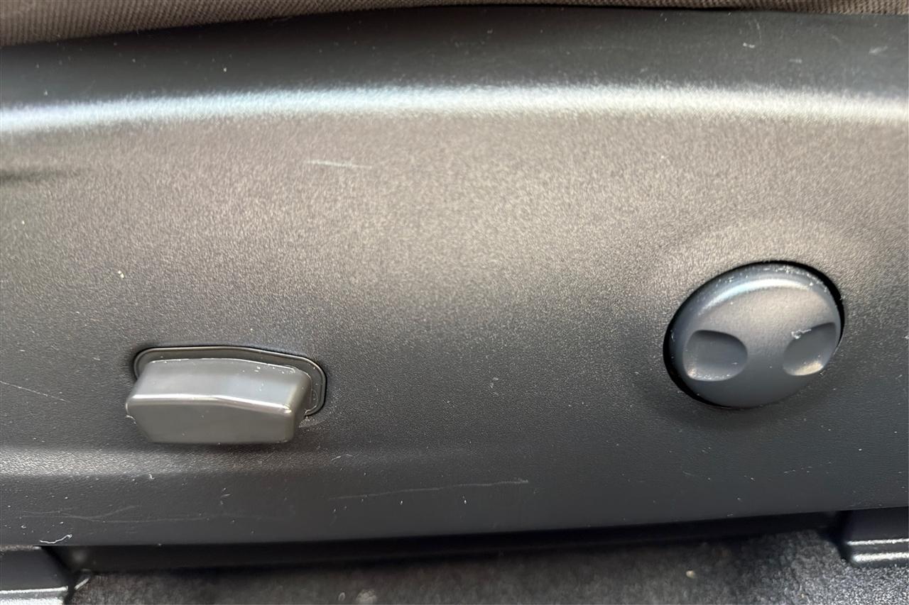 Dodge Challenger SXT 2D Coupe 2022