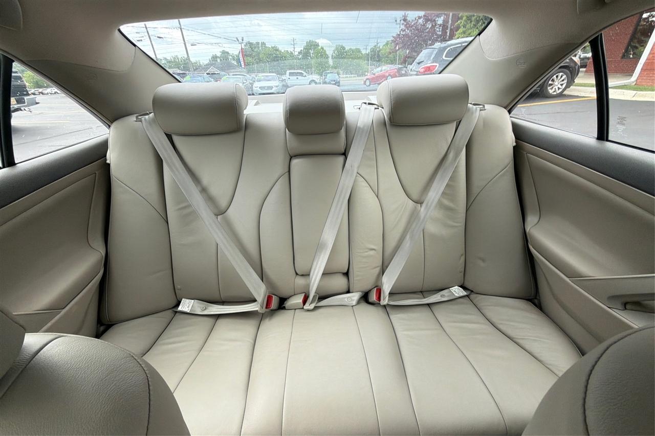 Toyota Camry Base 4D Sedan 2009