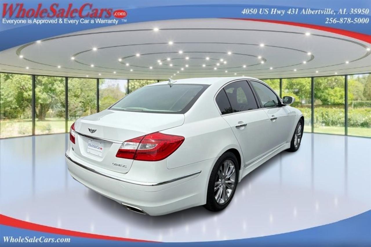 Hyundai Genesis 3.8L V6 4D Sedan 2012