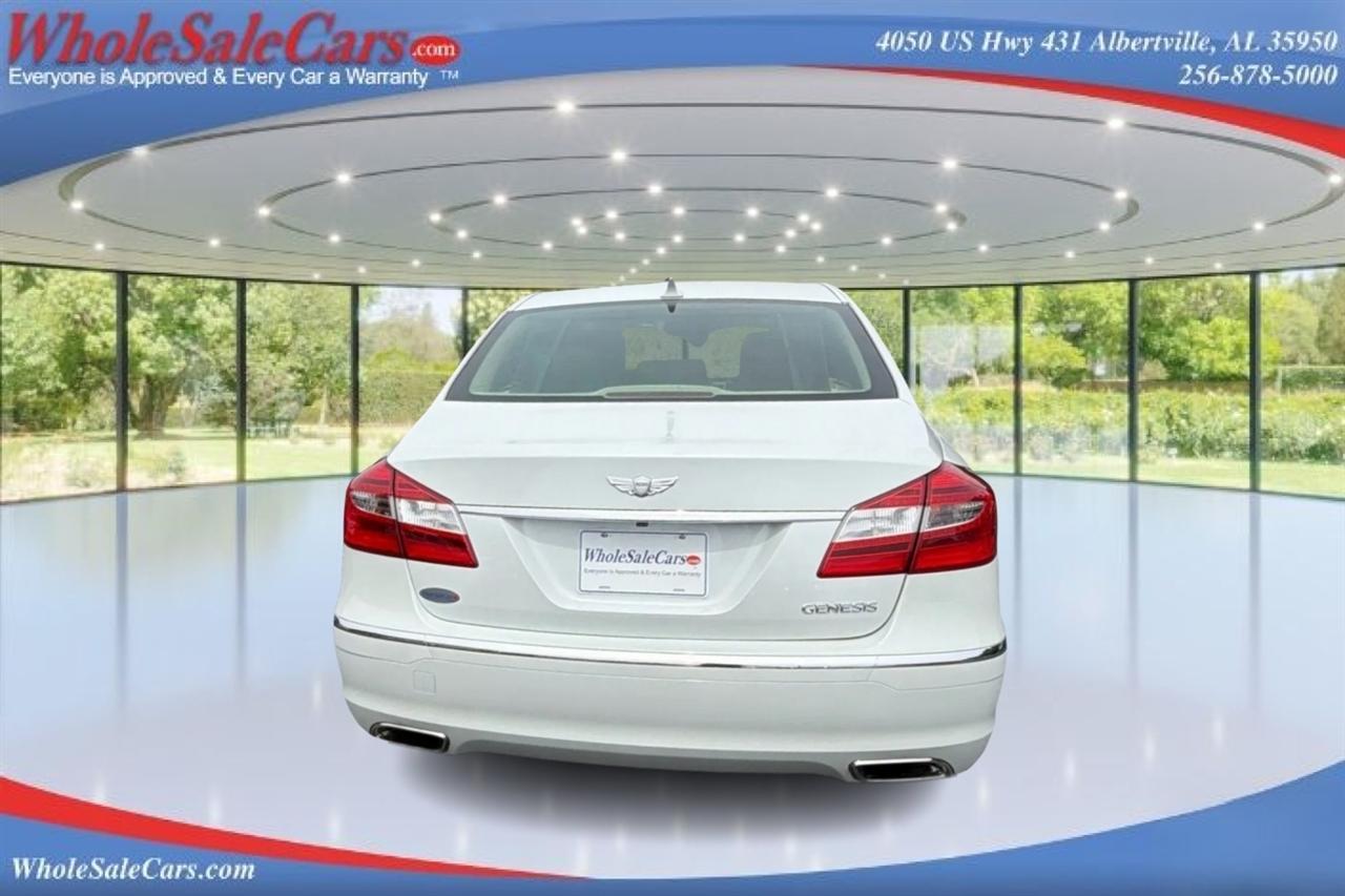 Hyundai Genesis 3.8L V6 4D Sedan 2012