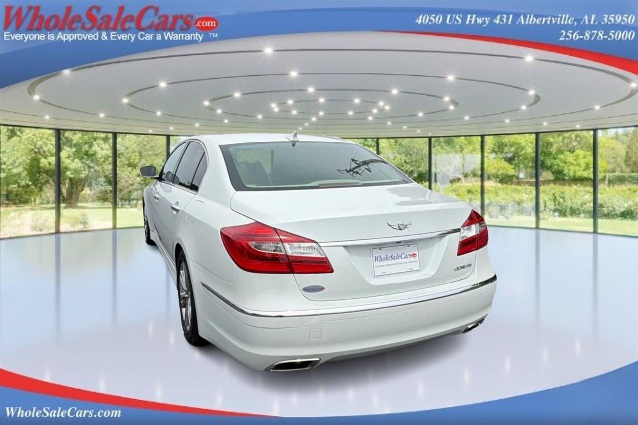 Hyundai Genesis 3.8L V6 4D Sedan 2012