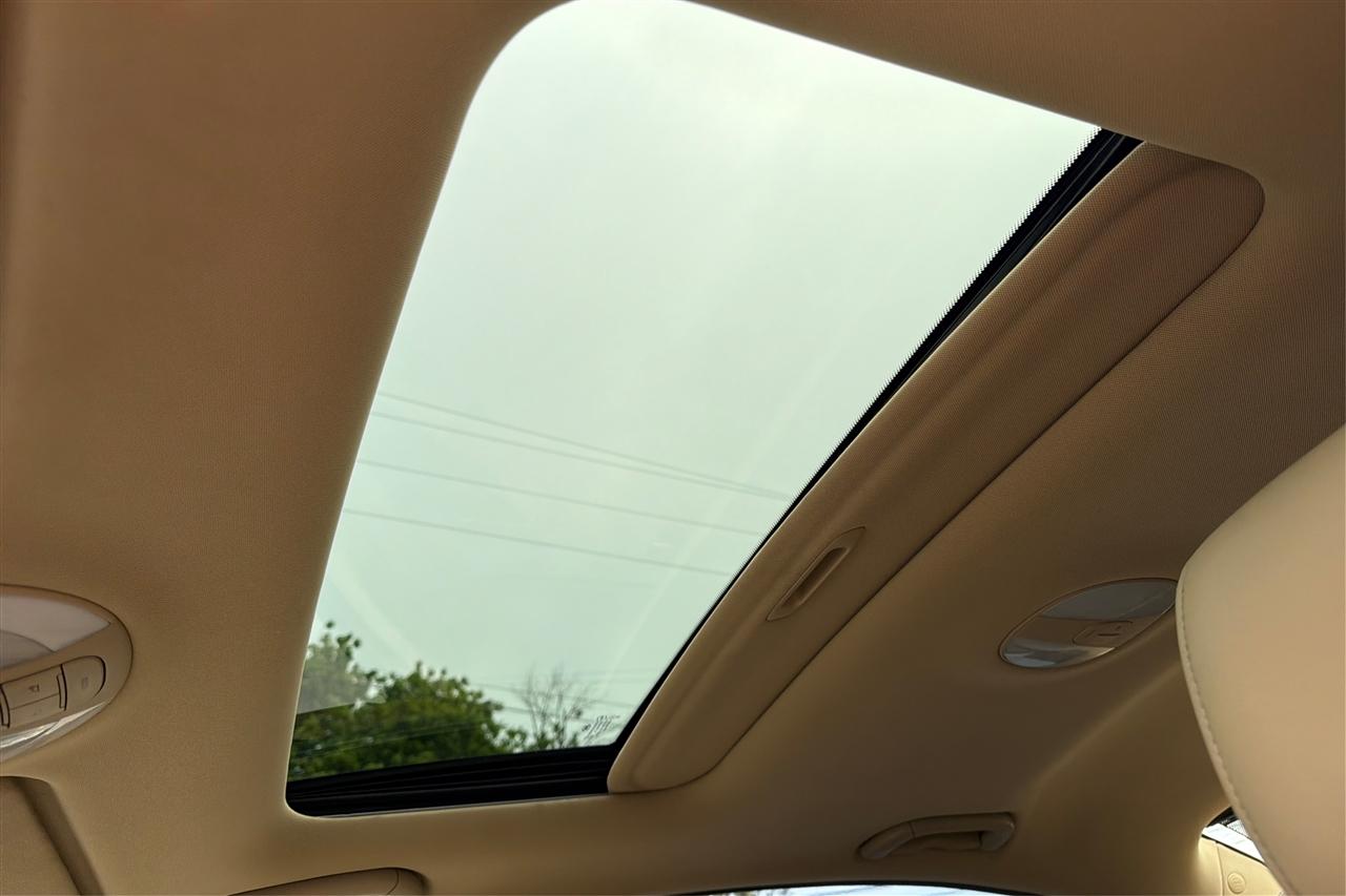 Hyundai Genesis 3.8L V6 4D Sedan 2012