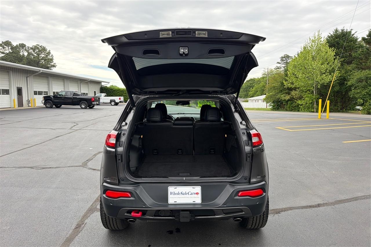 Jeep Cherokee Trailhawk 4D SUV 4WD 2014