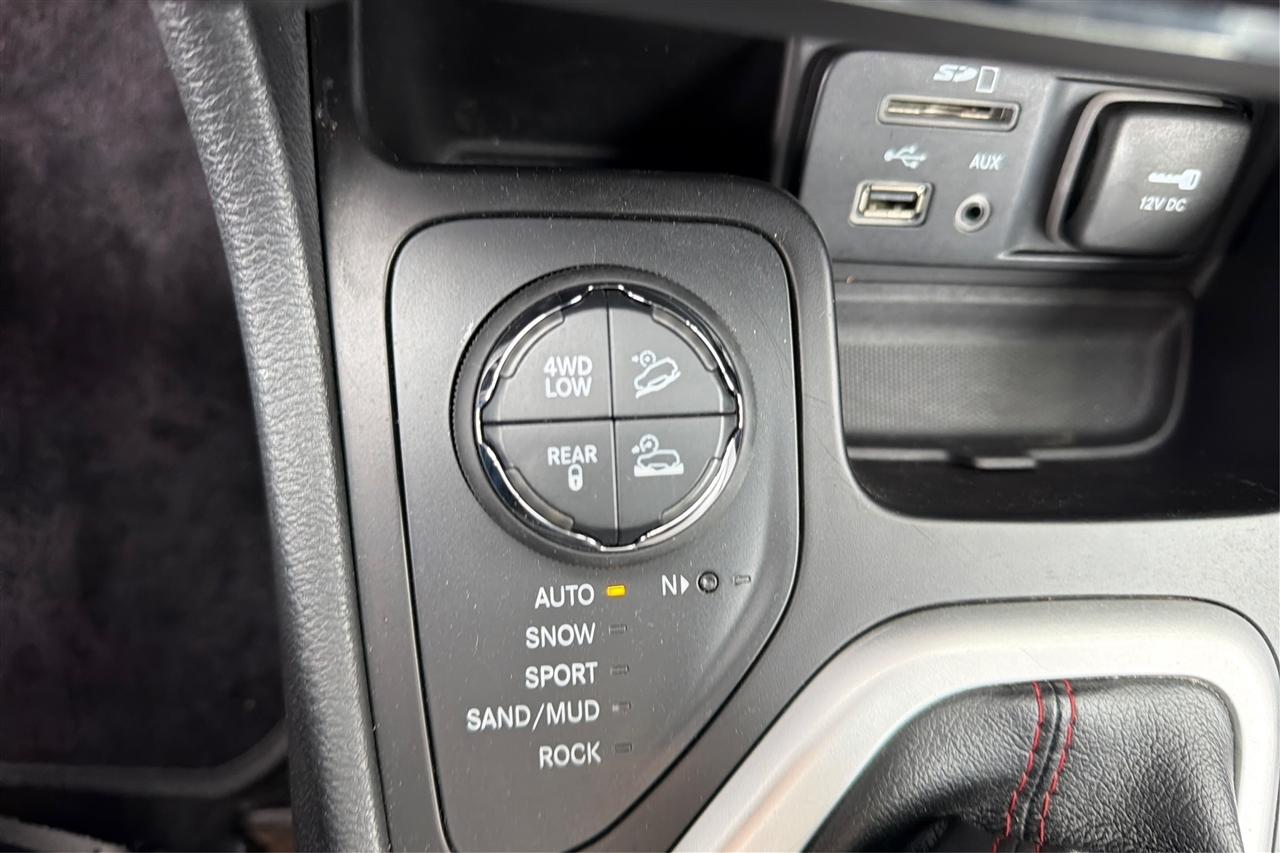 Jeep Cherokee Trailhawk 4D SUV 4WD 2014