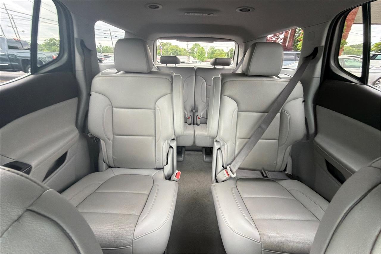 GMC Acadia SLT 4D SUV FWD 2021