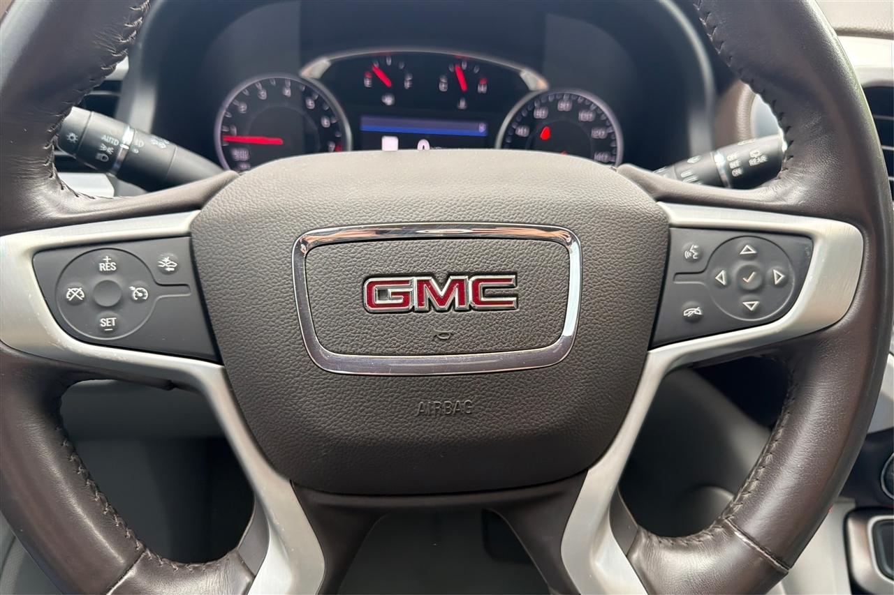 GMC Acadia SLT 4D SUV FWD 2021