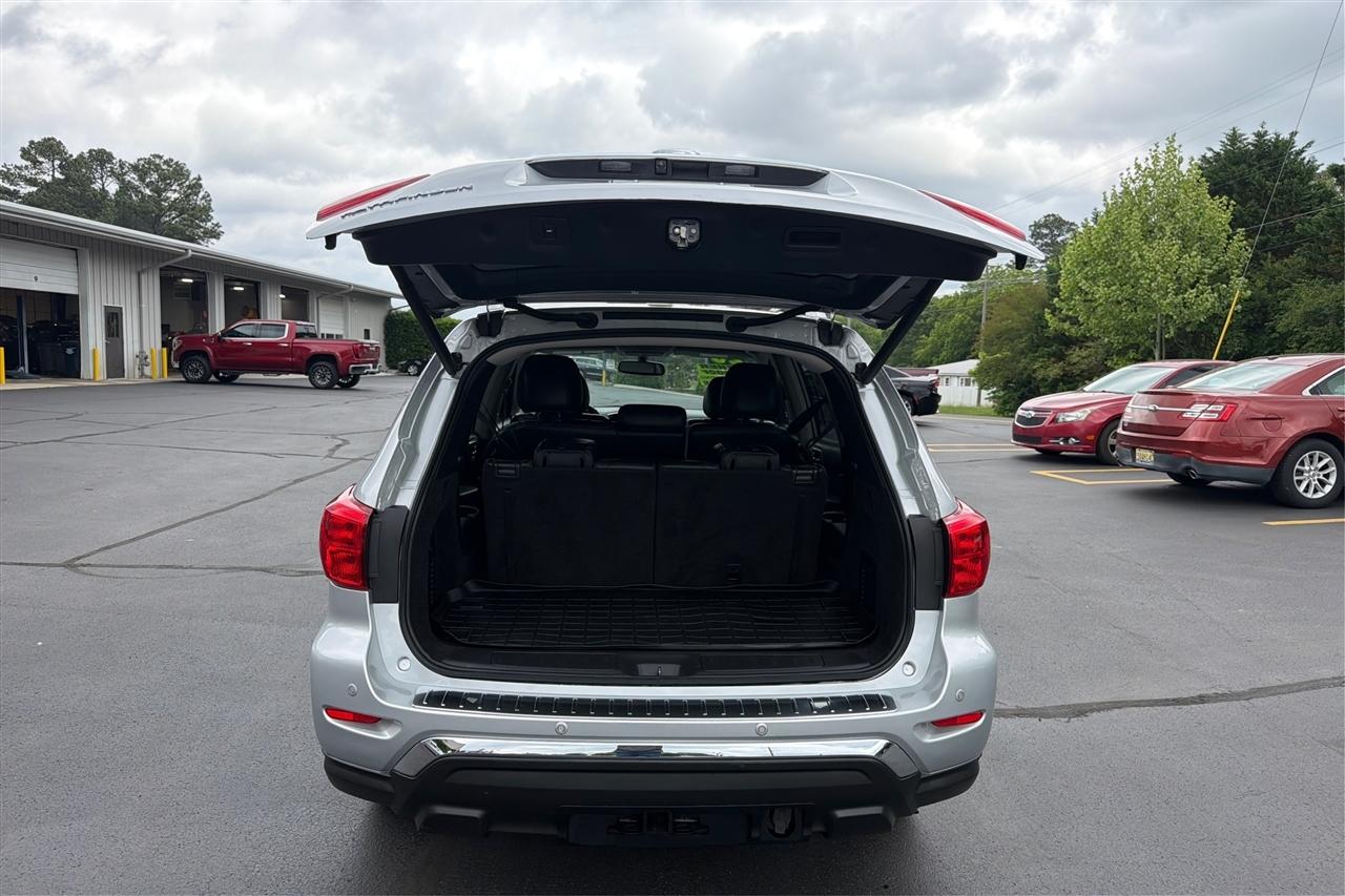 Nissan Pathfinder Platinum 4D SUV FWD 2020