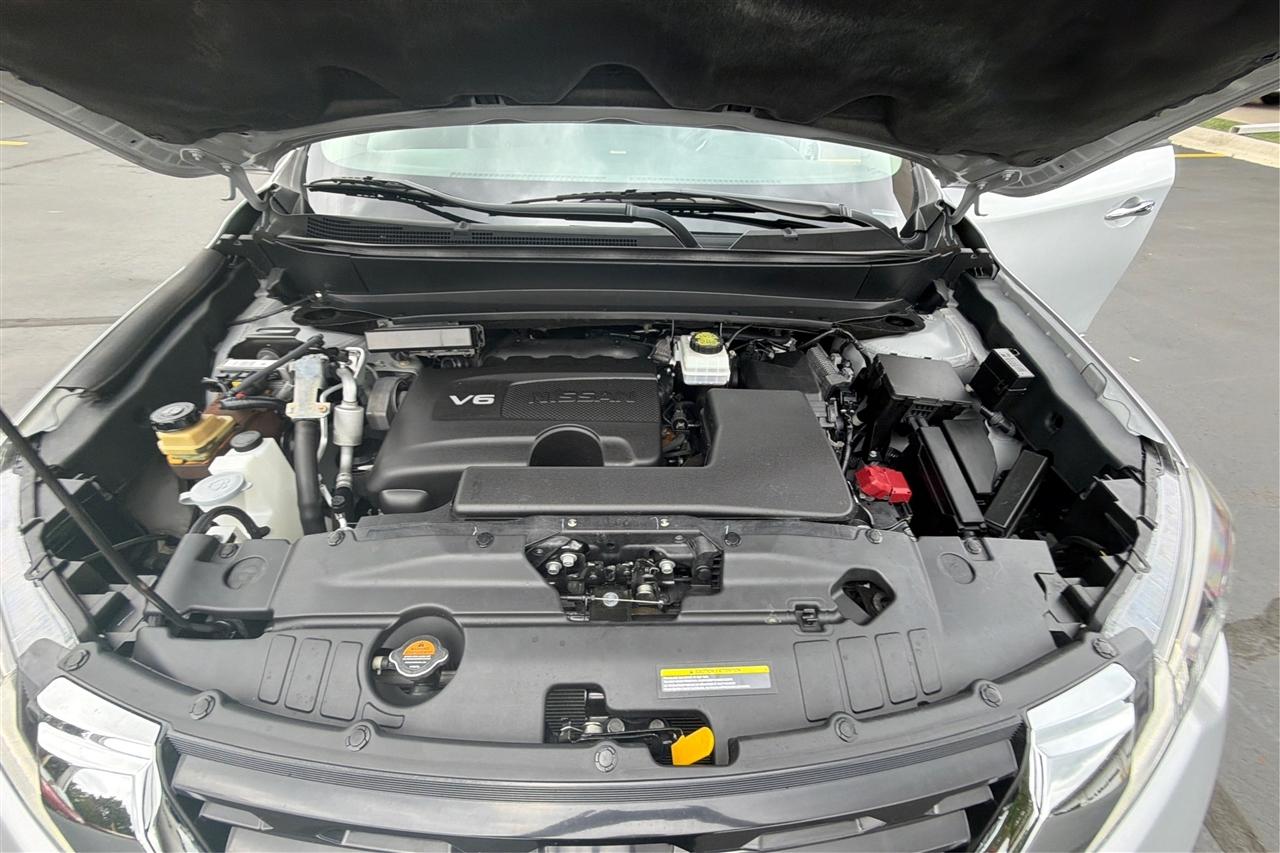 Nissan Pathfinder Platinum 4D SUV FWD 2020