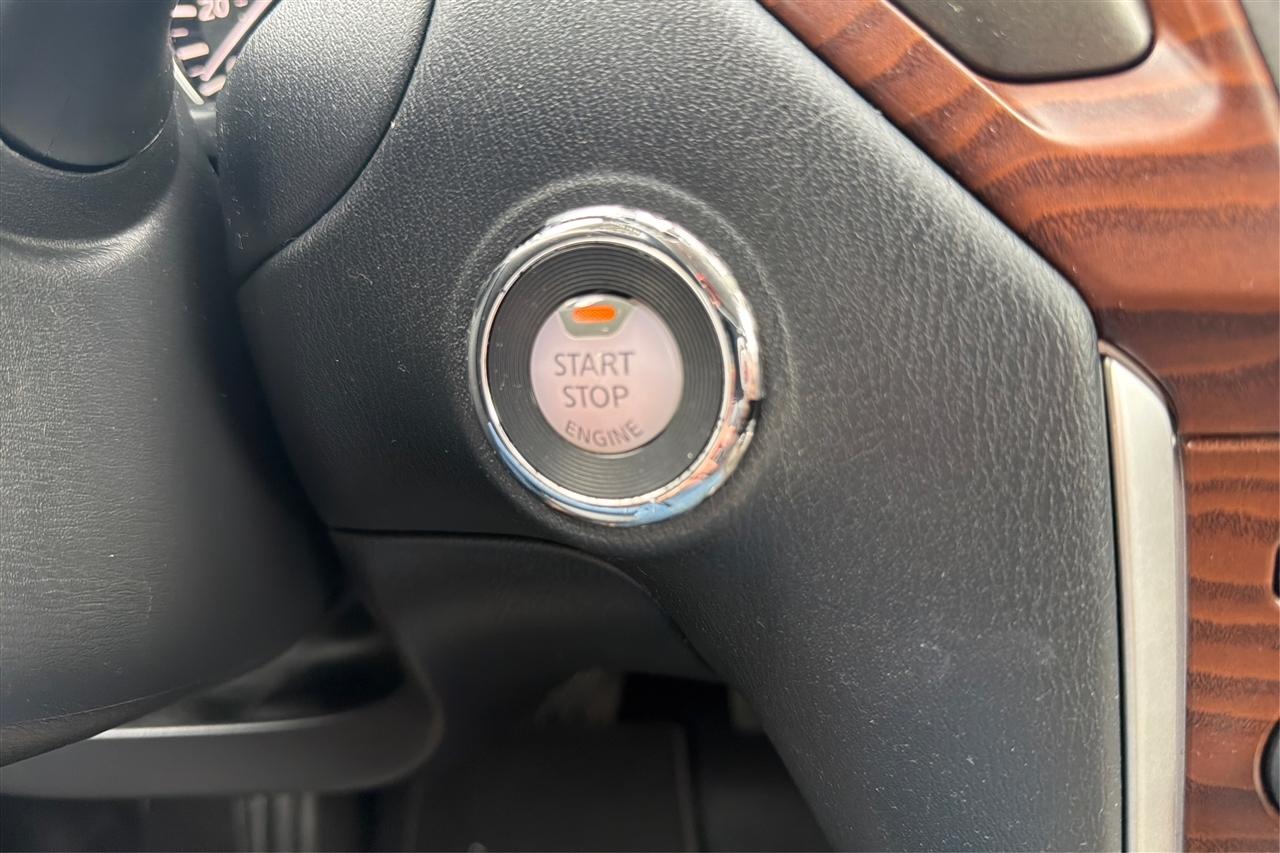 Nissan Pathfinder Platinum 4D SUV FWD 2020