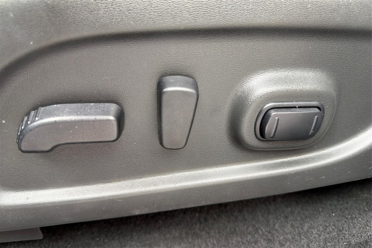 Nissan Pathfinder Platinum 4D SUV FWD 2020