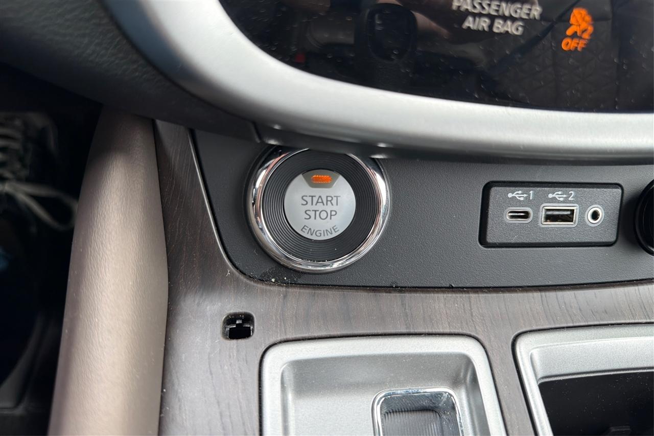 Nissan Murano Platinum 4D SUV FWD 2022