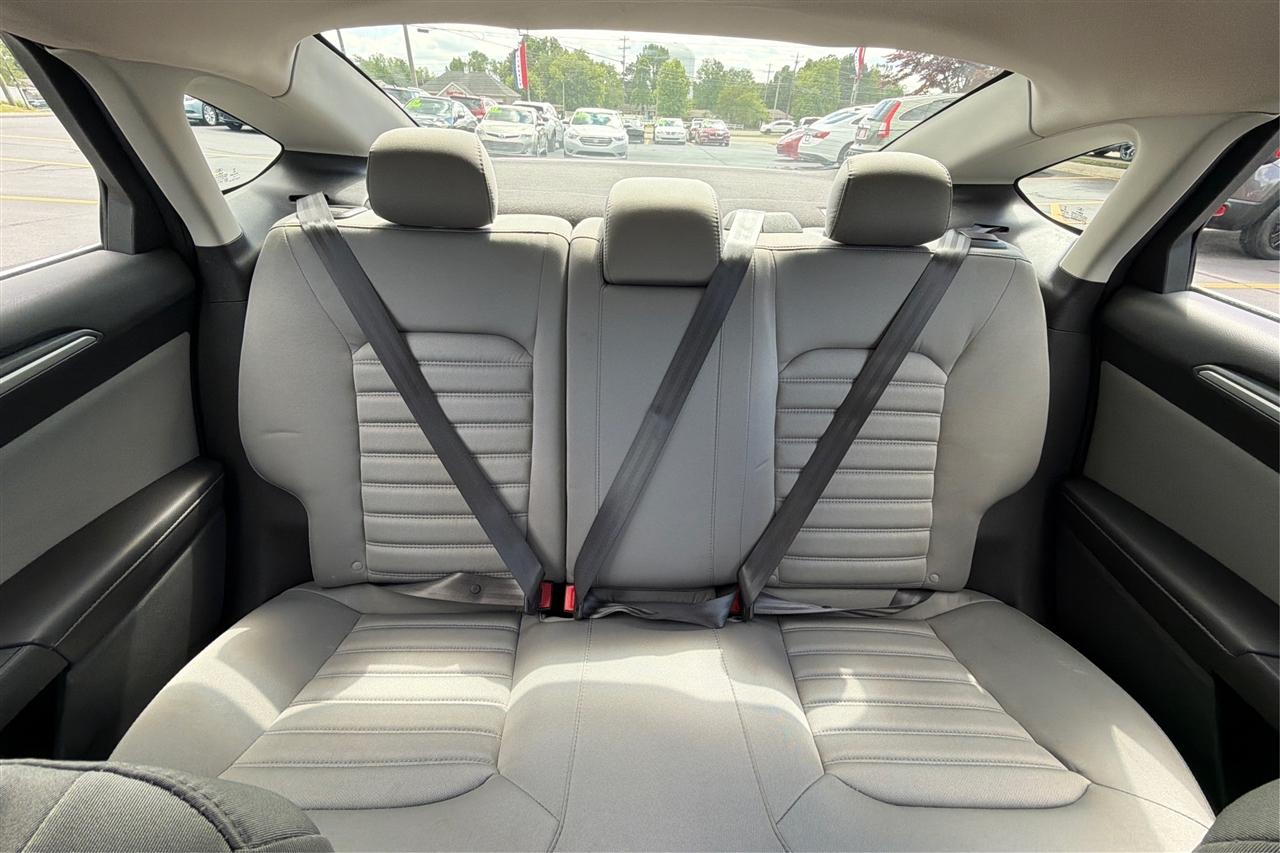 Ford Fusion S 4D Sedan 2014
