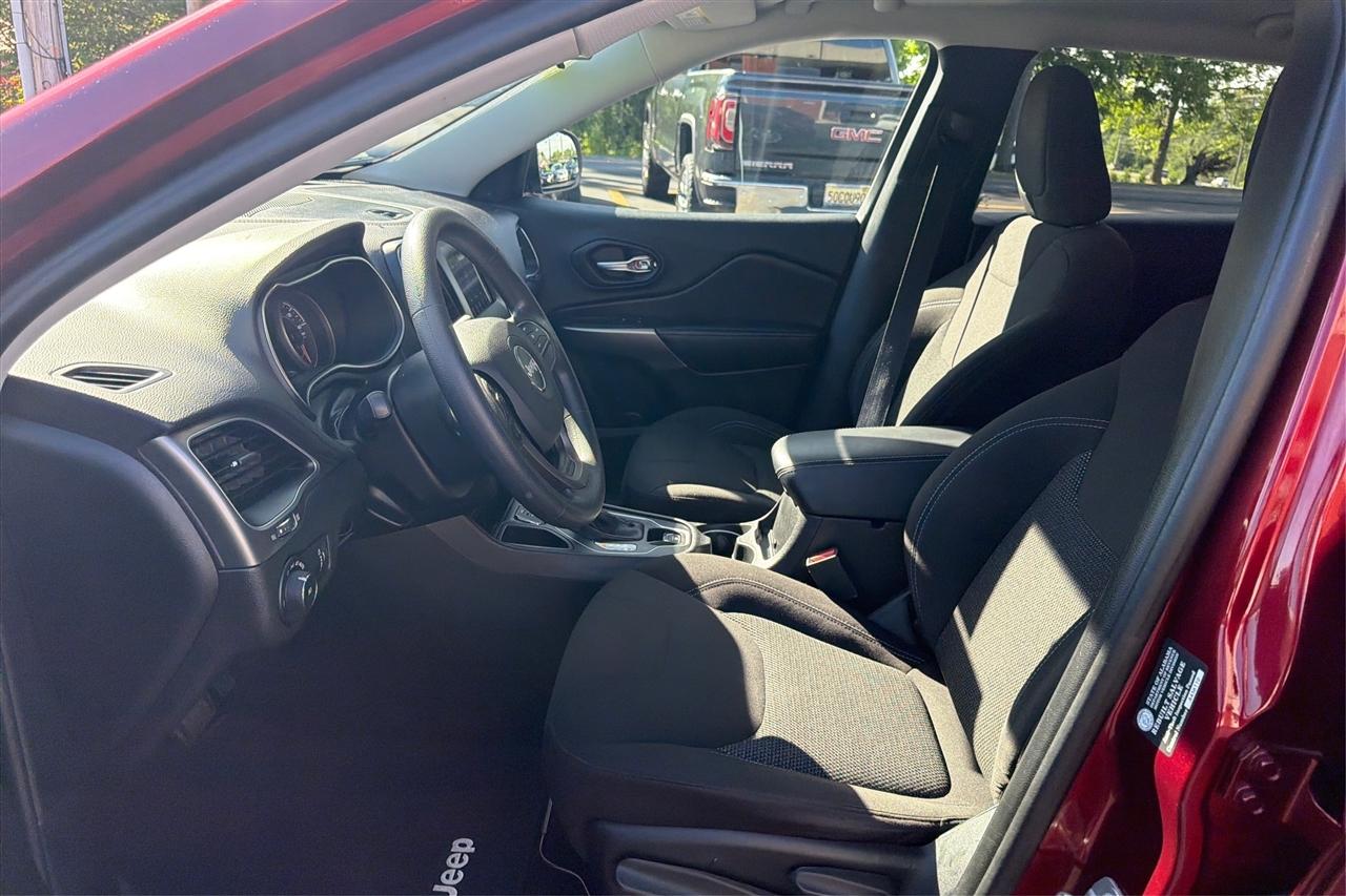 Jeep Cherokee Latitude 4D SUV FWD 2019