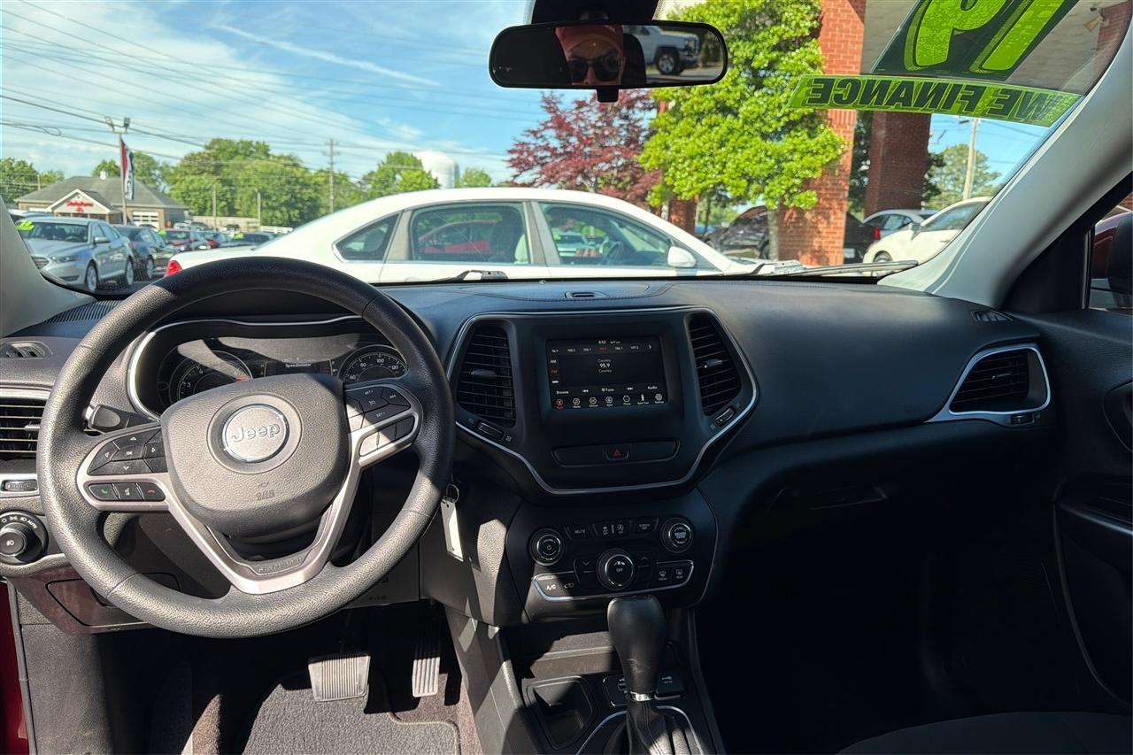 Jeep Cherokee Latitude 4D SUV FWD 2019