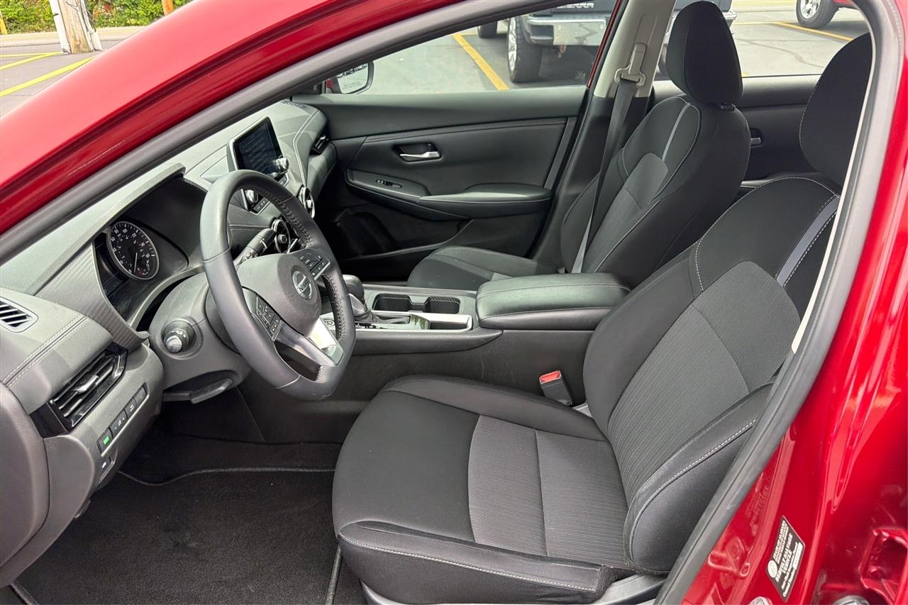 Nissan Sentra SV 4D Sedan 2021