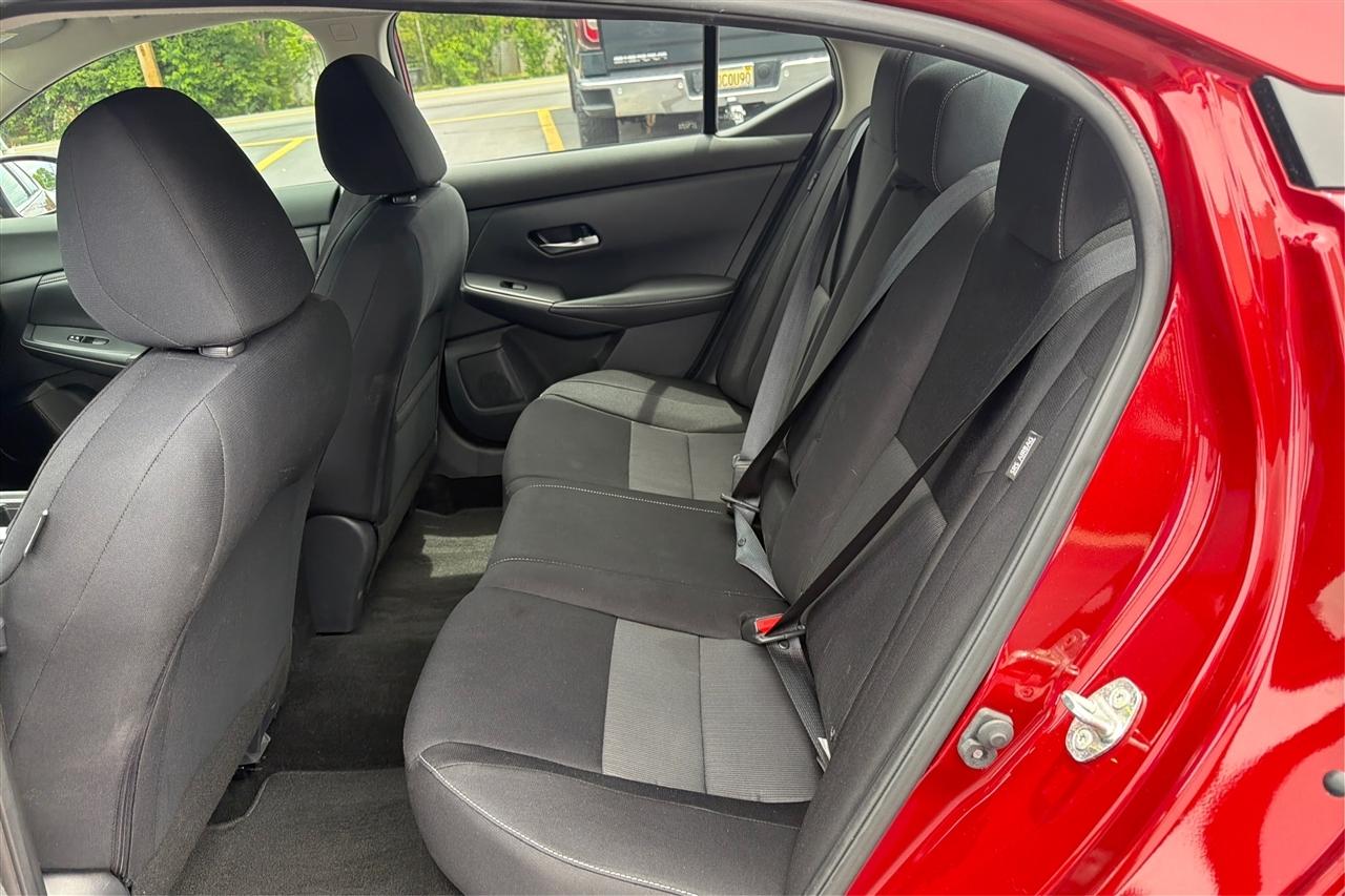 Nissan Sentra SV 4D Sedan 2021