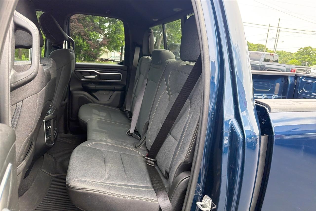 RAM 1500 Big Horn Quad Cab 2WD SWB 2022