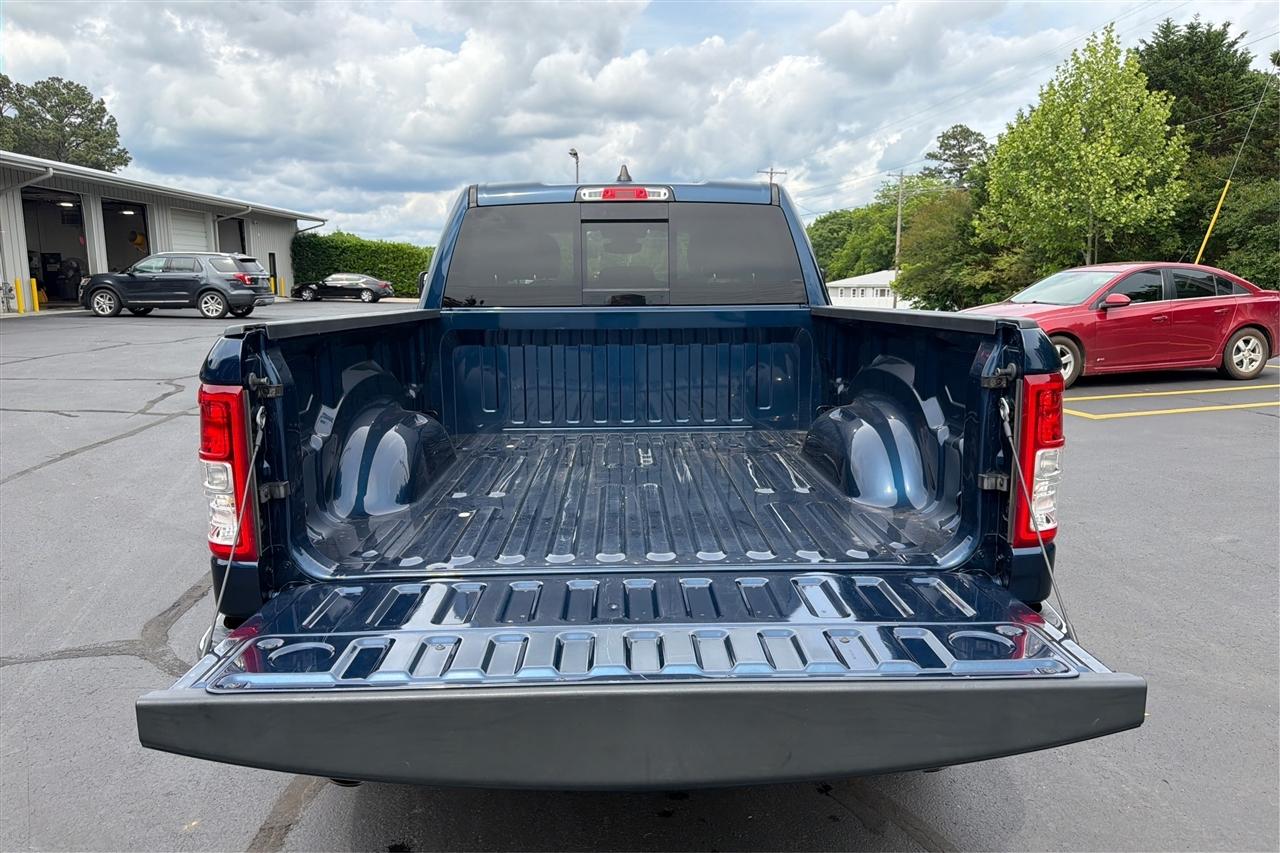 RAM 1500 Big Horn Quad Cab 2WD SWB 2022