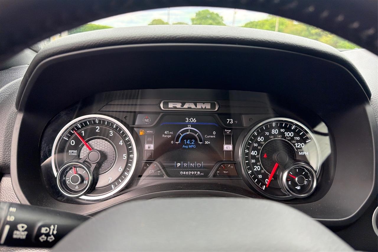 RAM 1500 Big Horn Quad Cab 2WD SWB 2022