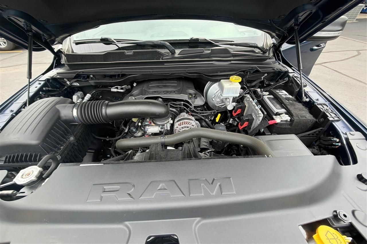 RAM 1500 Big Horn Quad Cab 2WD SWB 2022