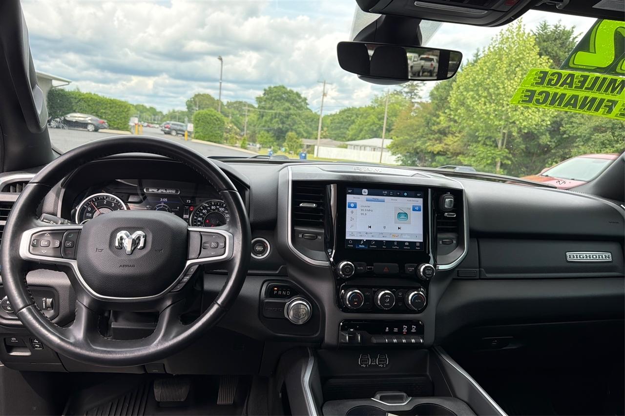 RAM 1500 Big Horn Quad Cab 2WD SWB 2022