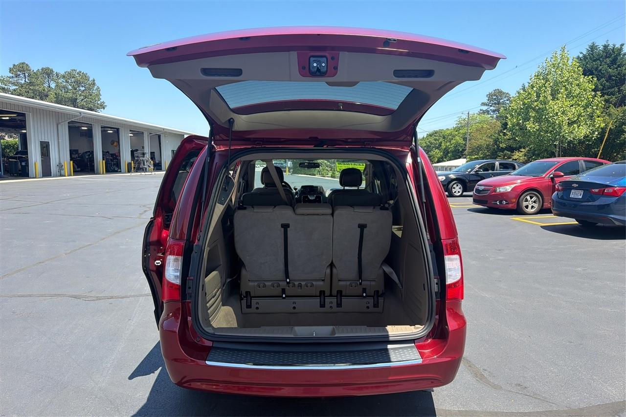 Chrysler Town & Country Touring Wagon LWB 2015
