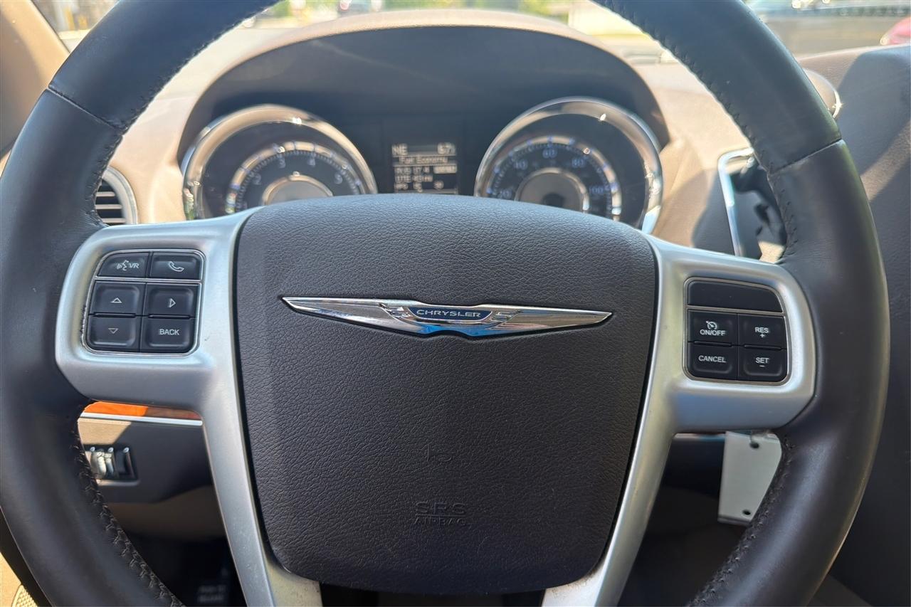 Chrysler Town & Country Touring Wagon LWB 2015