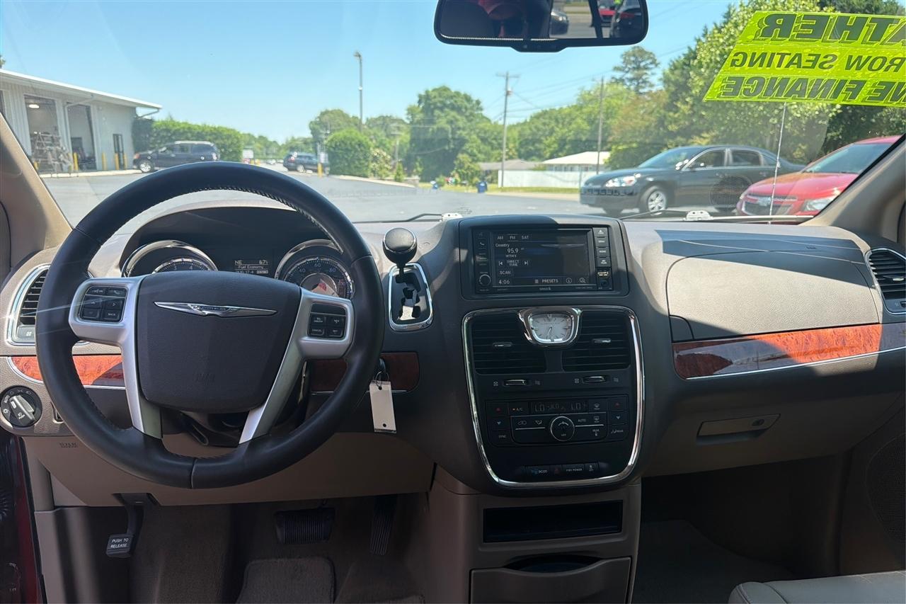 Chrysler Town & Country Touring Wagon LWB 2015