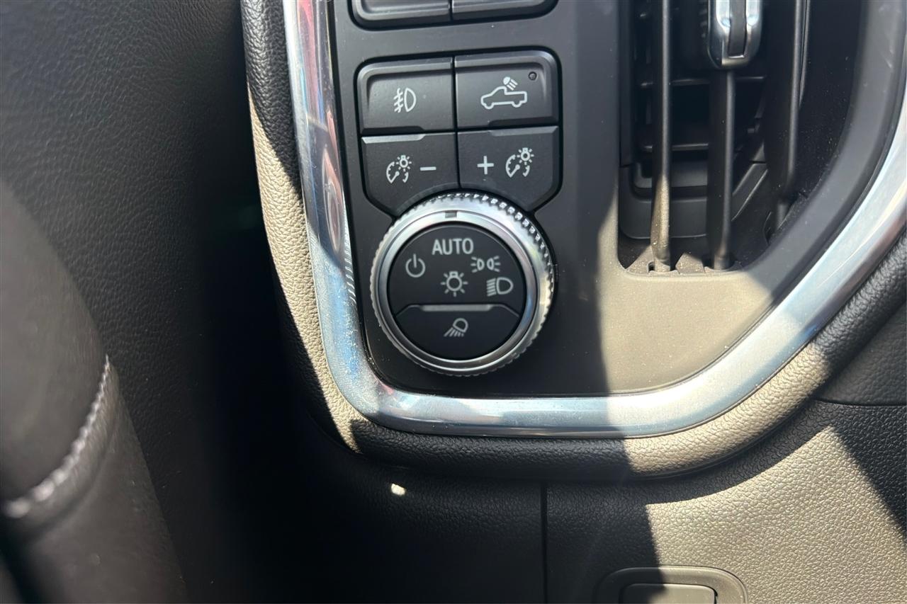 GMC Sierra 1500 SLT Crew Cab 4WD 2020