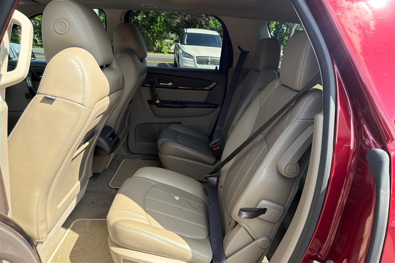 GMC Acadia Denali 4D SUV FWD 2016
