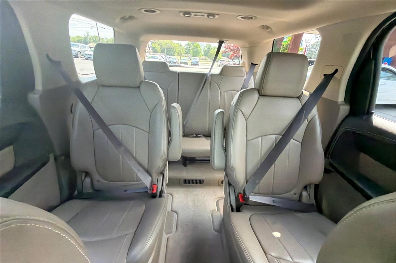 GMC Acadia Denali 4D SUV FWD 2016