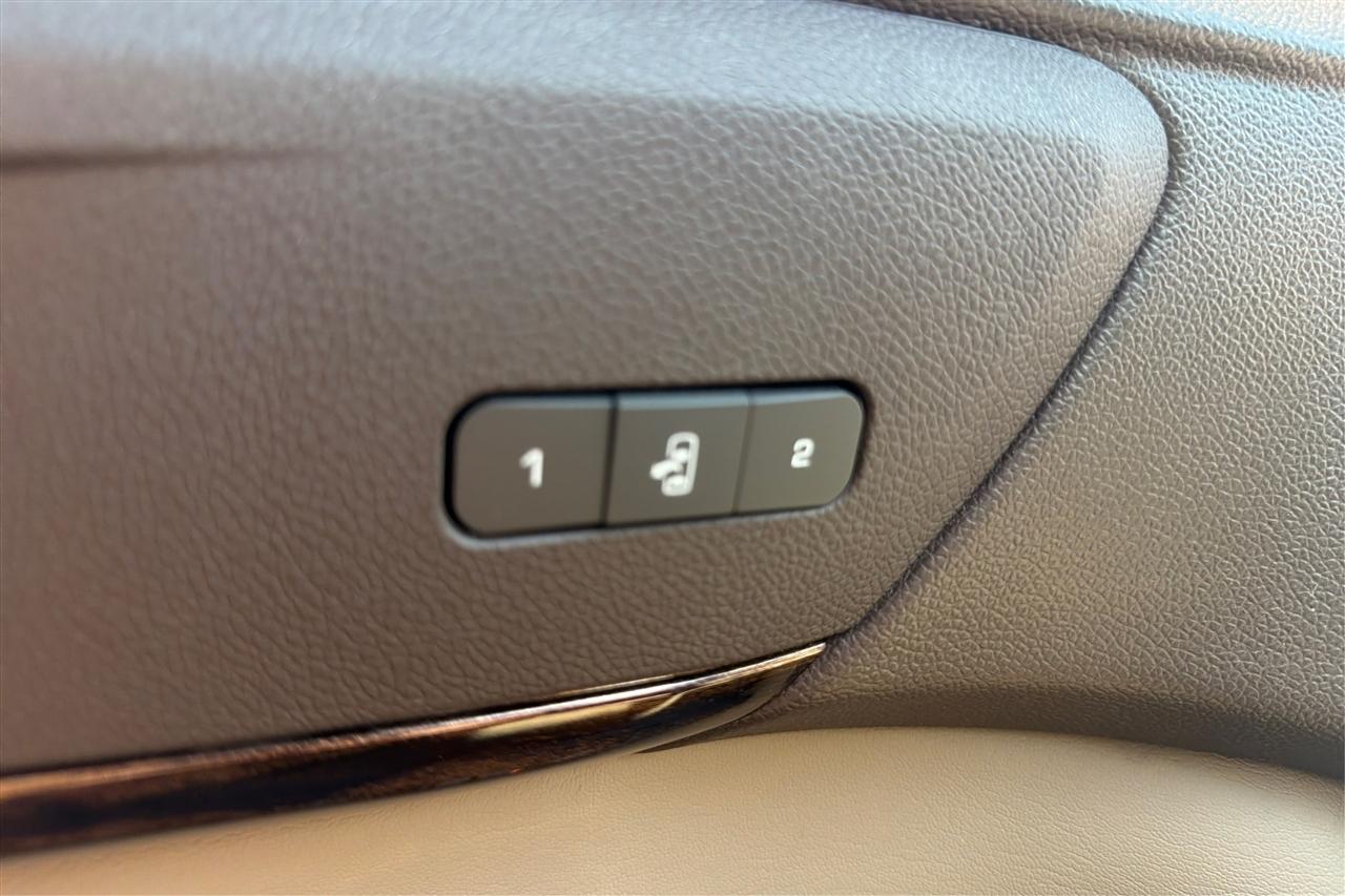 GMC Acadia Denali 4D SUV FWD 2016