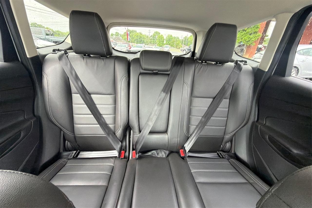Ford Escape Titanium 4D SUV FWD 2015