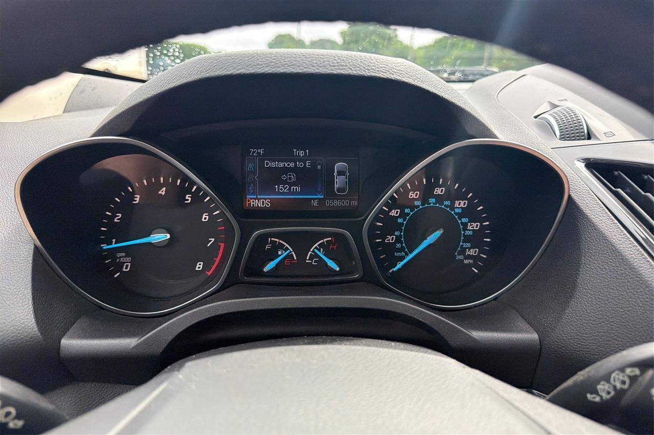 Ford Escape Titanium 4D SUV FWD 2015