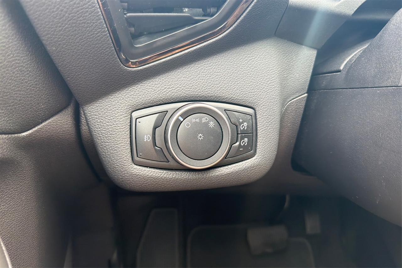 Ford Escape Titanium 4D SUV FWD 2015